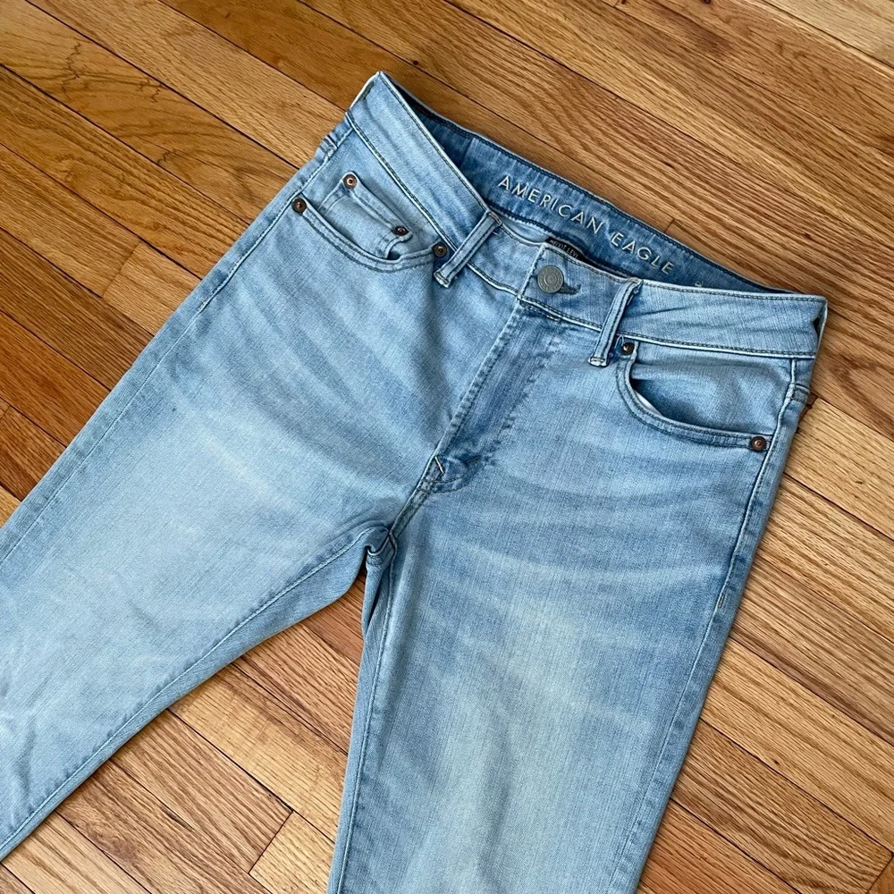 American Eagle Next Level Flex Slim Wash/Distressed Faded Stone Light Blue 20x34